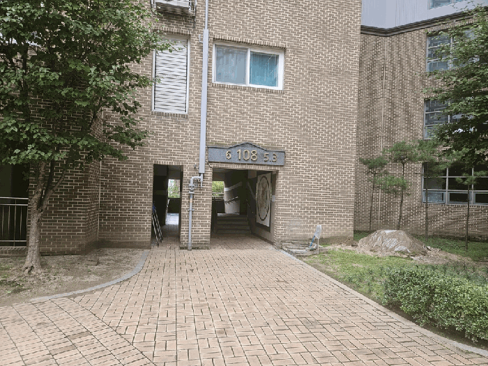 본건