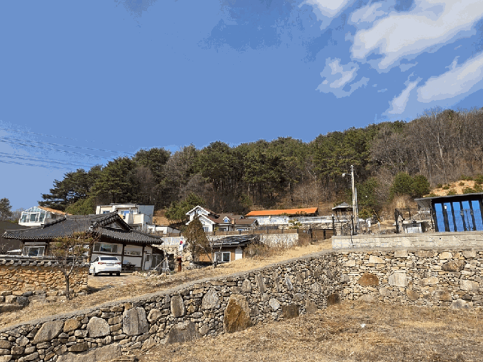 본건 전경(본건 남동측인근에서 촬영)