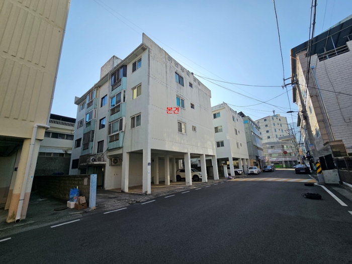 사진설명: 기호(3) 및 전경, 위치: 본건 북동측