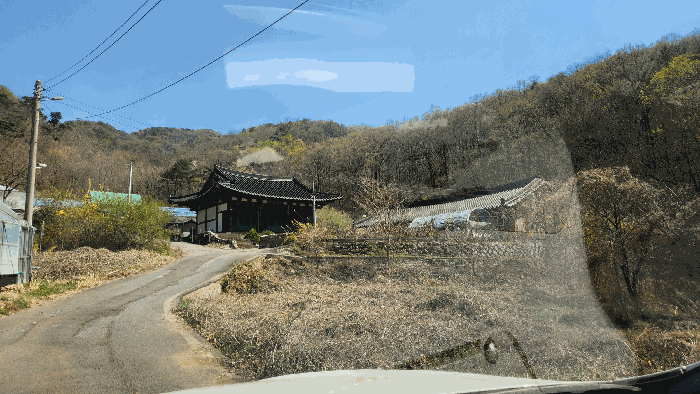 본건 연호사 서측입구에서 촬영