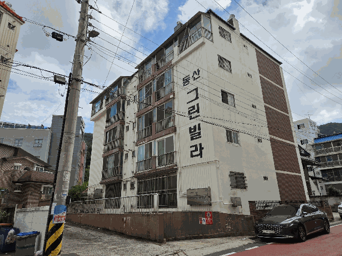 북서측에서 본 전경