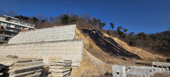 본건 및 주변, 공사 자재등