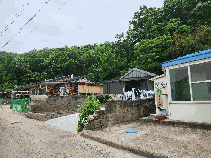 기호 1) 남동측