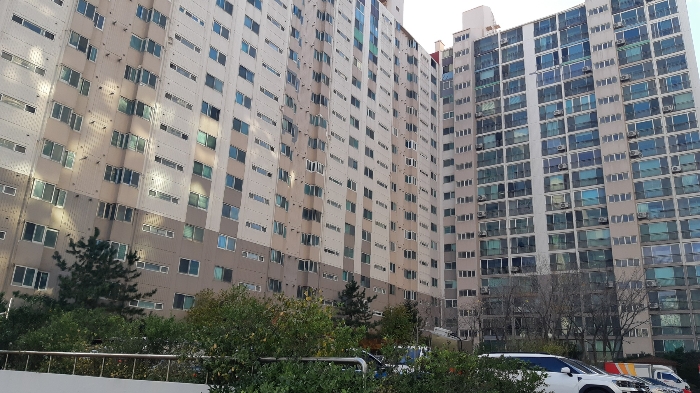 본건 현대아파트 제106동 북동측면 전경