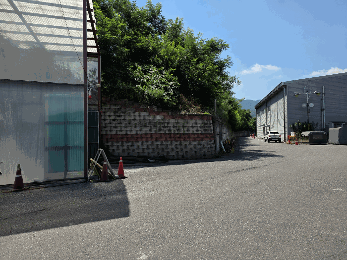 기호 13) 북서측 옹벽