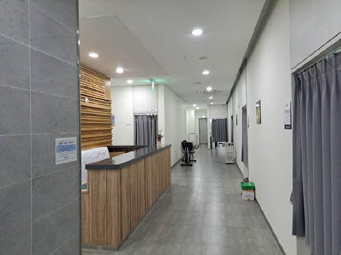 본건 302호 출입로(미슬토 의원 입원실)