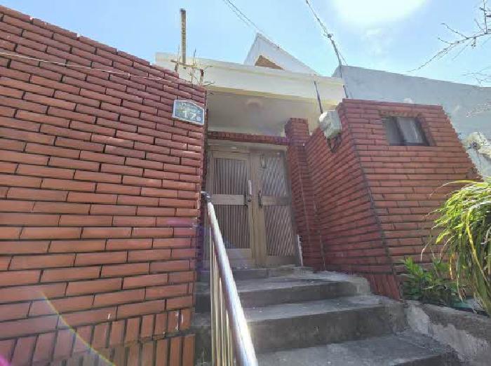 본건 출입구