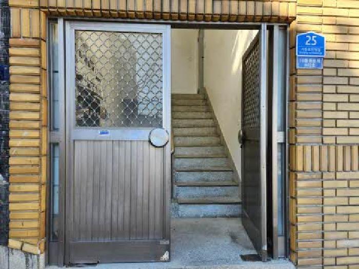 부산광역시 금정구 서동로91번길 25, 2층 202호
공동출입구