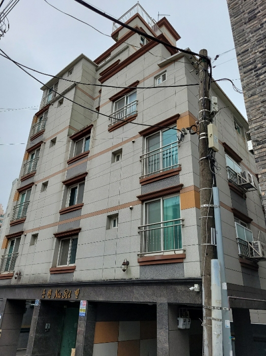 본건 근경 (북서에서 남동으로)