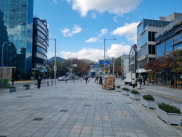 접면도로 및 주위환경