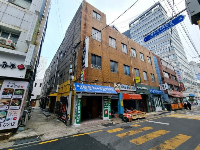 본건(1-30) 전경