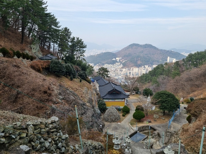 본건 전경 및 제시외 건물