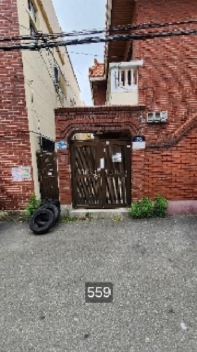 본건 전경(*안내문 부착)