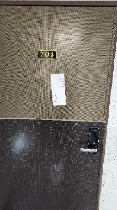 704호