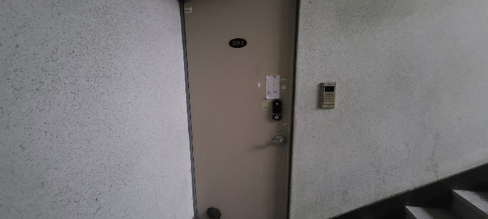 본건 입구