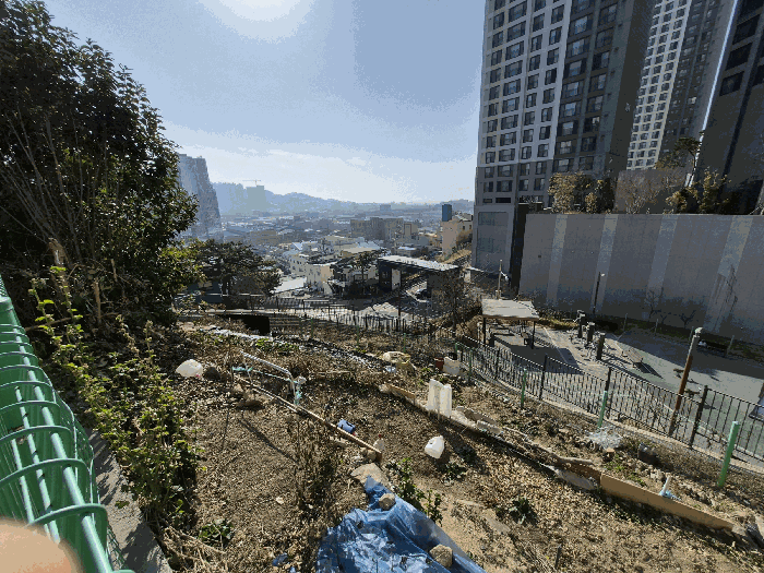 서측 주변