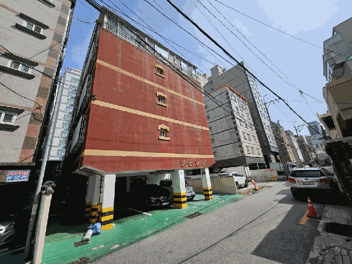 본건