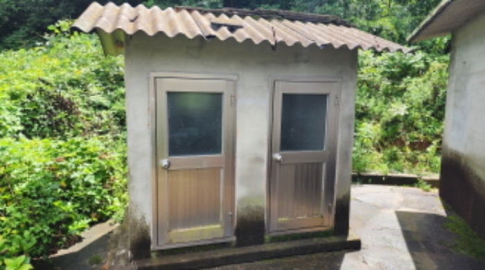 제시외 브로크조 스레트지붕 단층화장실 1동