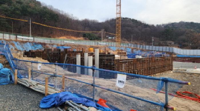 사업부지 내 공사 중 중단된 현장.