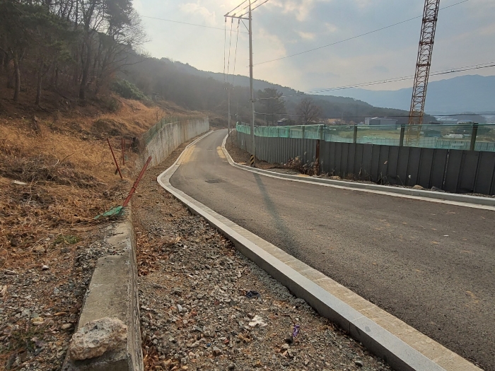 남동측 도로(평가제외)(북동측에서 촬영)