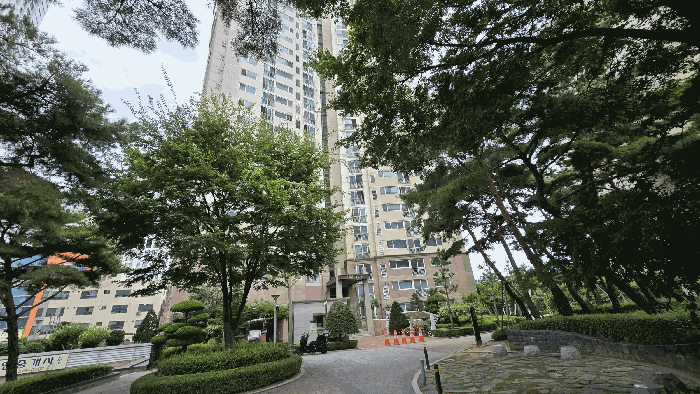 본건 소재 103동 전경 (북측에서 촬영)