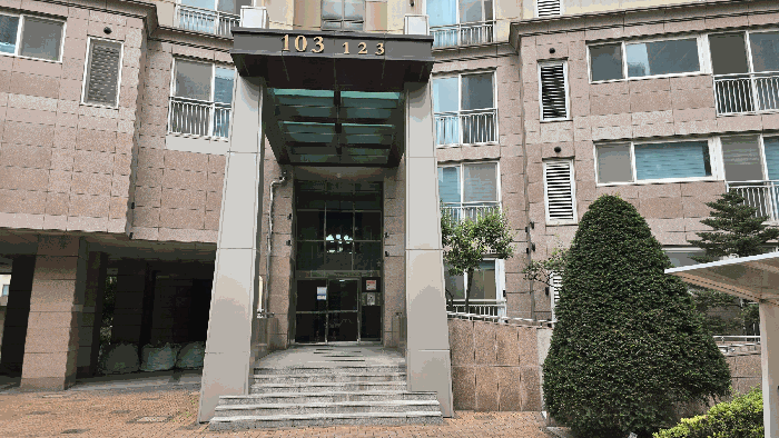 본건 주출입구 (1층 소재)