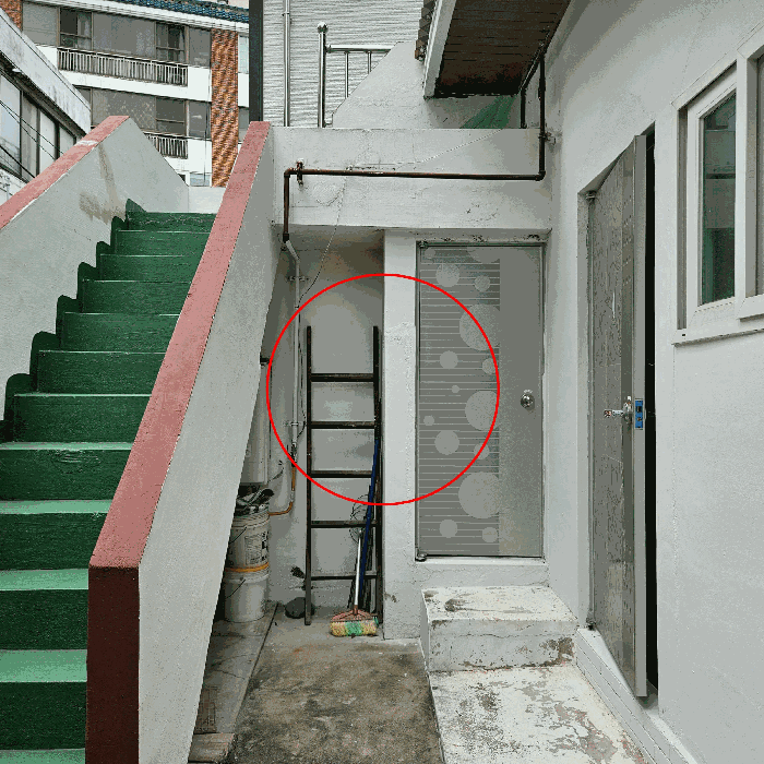 제시외건물(ㄷ)(동측에서 촬영)