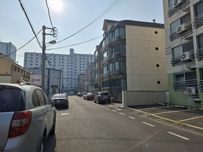 북측에서 본 대상 과 주위 전경