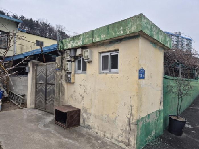 제시외 블록조 슬래브지붕 1개동