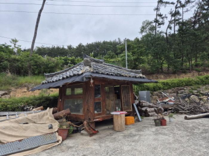부동산의표시4~5.(파고라 목조 기와지붕 1동.)