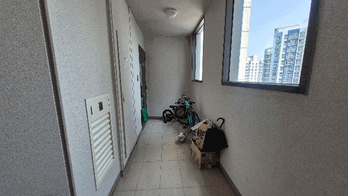본건 기호(1) 복도 전경