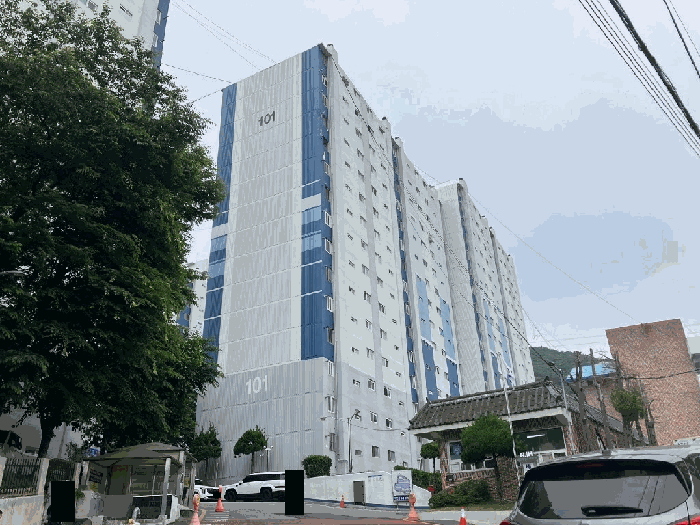 본건전경 - 북동측에서 촬영