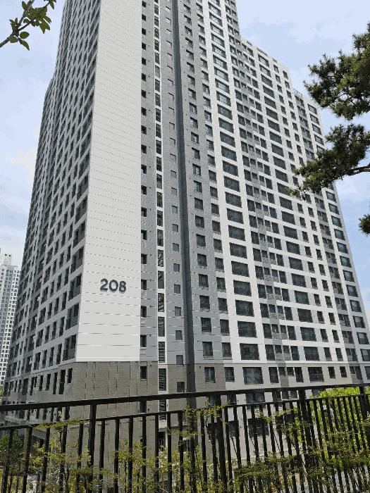 남측에서 본 208동 전경