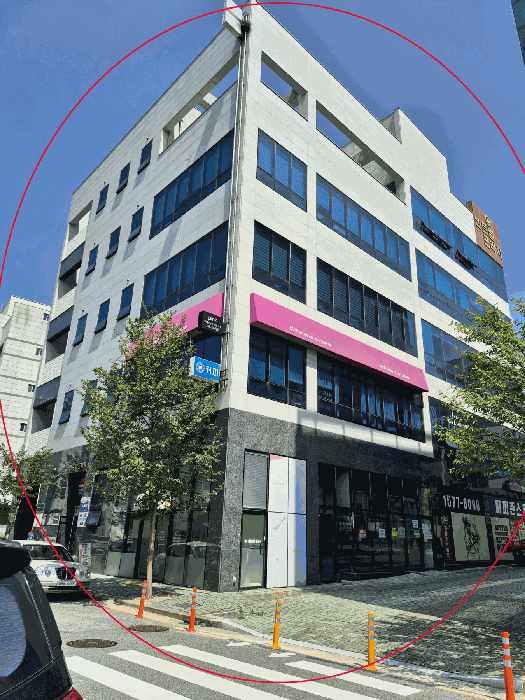 남동측에서 본 전경