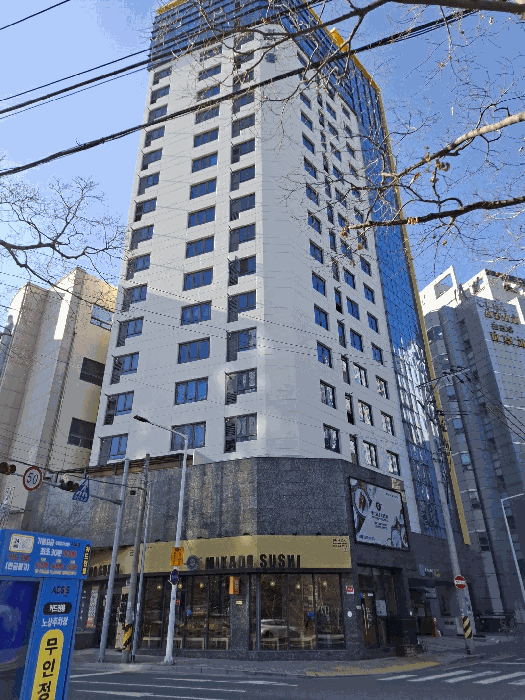 남동측에서 본 대상 이홈오피스텔 전경