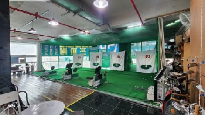 본건 건물 실내(골프 연습타석 등)