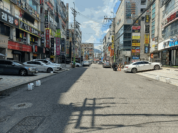 북동측 도로 및 주변환경