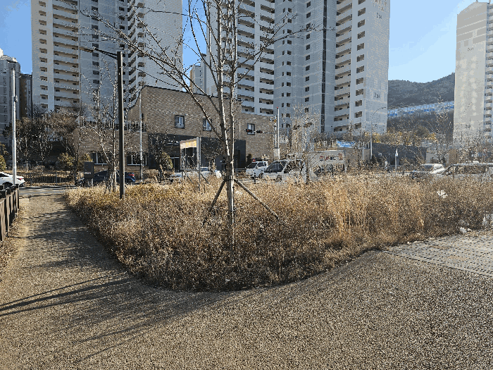 【 북측에서 바라본 기호1) 토지 】