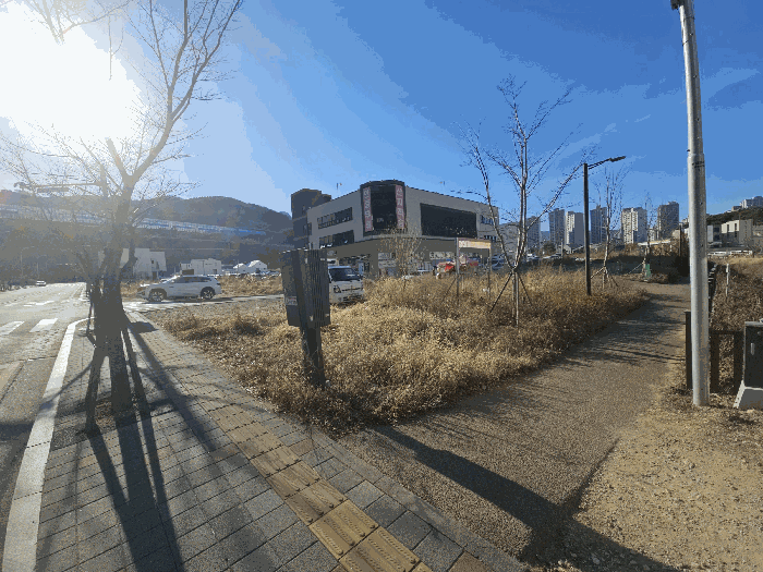 【 동측에서 바라본 기호1) 토지 】