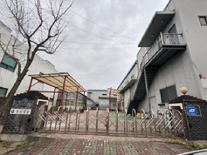 출입구 전경