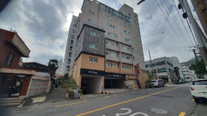 본건 소재 건물 외부 전경
