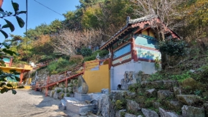 본건5(태봉리 산30) 지상의 타인 점유부분(사찰:백연사)