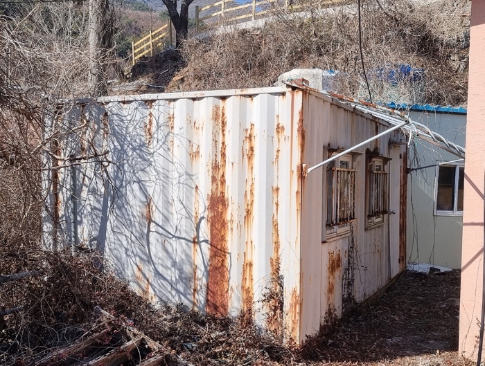 기호(5,6) 지상 물탱크 및 컨테이너박스(평가외) 전경