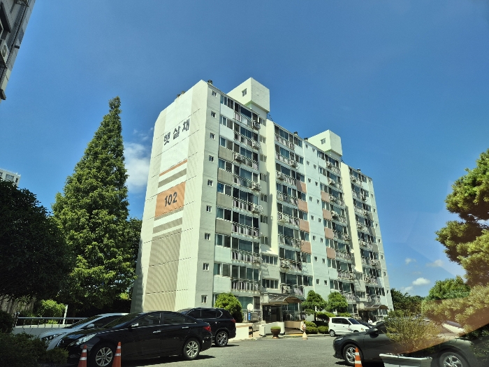 본건 102동 전경
