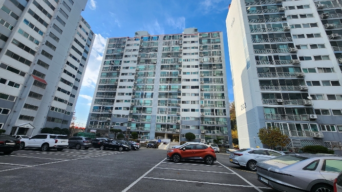 본건 202동 전경