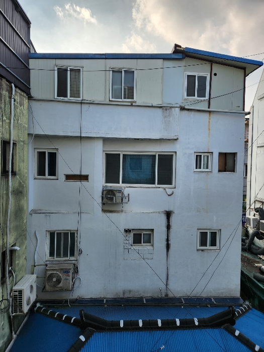 본건 건물의 동측 외벽부분 등