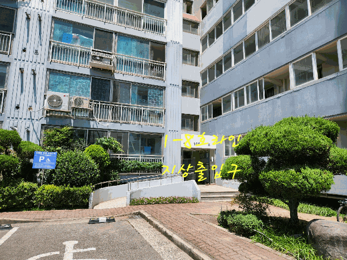 7호 라인 지상출입구 전경
남서측에서 북동측을 향하여 촬영