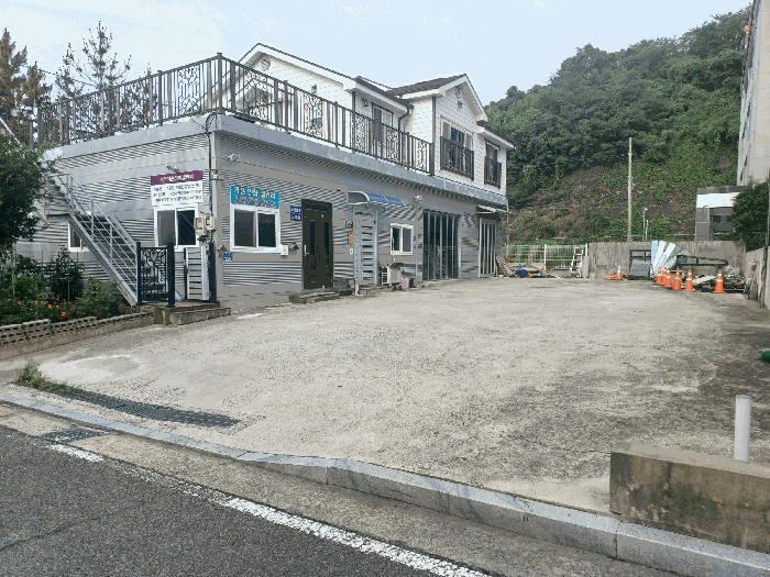 본건