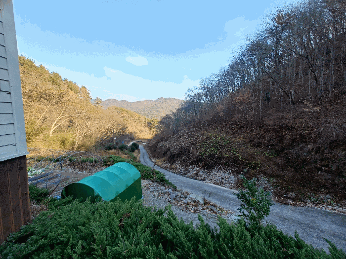 진입로 및 주위 전경