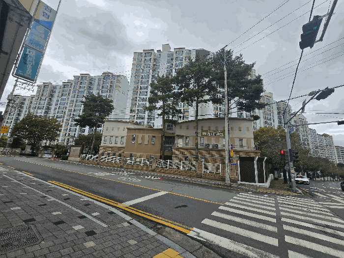본건소재 단지 전경사진, 남측 인근에서 촬영